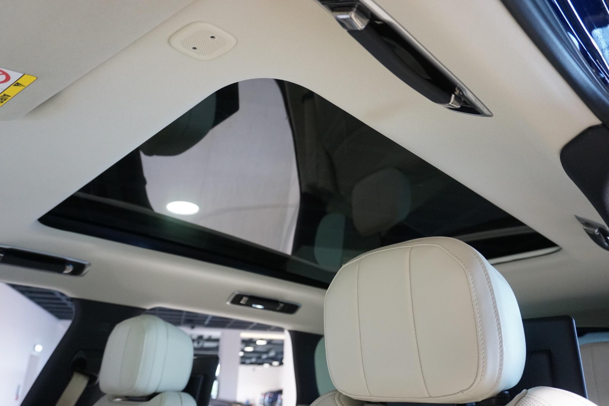 Land Rover Range Rover 3.0 D300 MHEV SE SUV 5dr Diesel Auto 4WD Euro 6 (s/s) (300 ps)